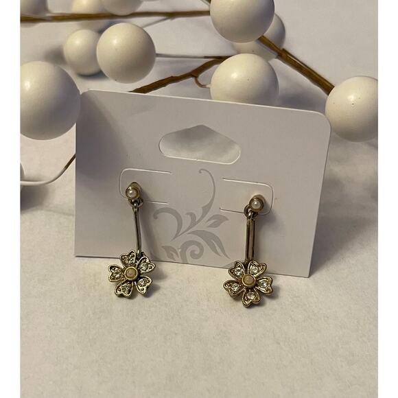 Vintage faux golden with faux pearl stud earrings - Picture 1 of 5